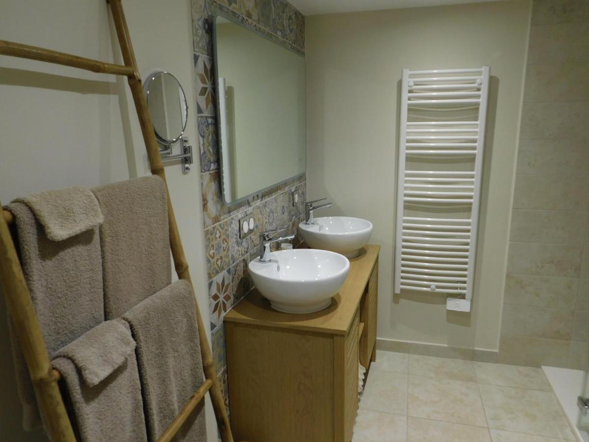 Bed and Breakfast Les Jarrieres Dame-Marie-les-Bois Exterior foto