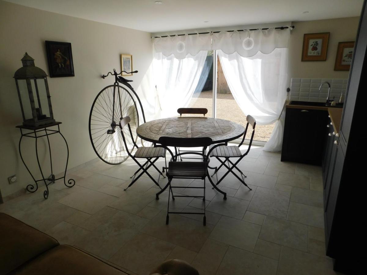 Bed and Breakfast Les Jarrieres Dame-Marie-les-Bois Exterior foto